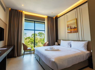 Cherry Loft Pool View Room