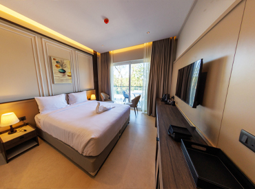 Cherry Loft with Balcony